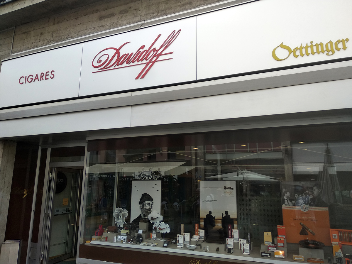 Фирменный магазин Давидофф в Базеле